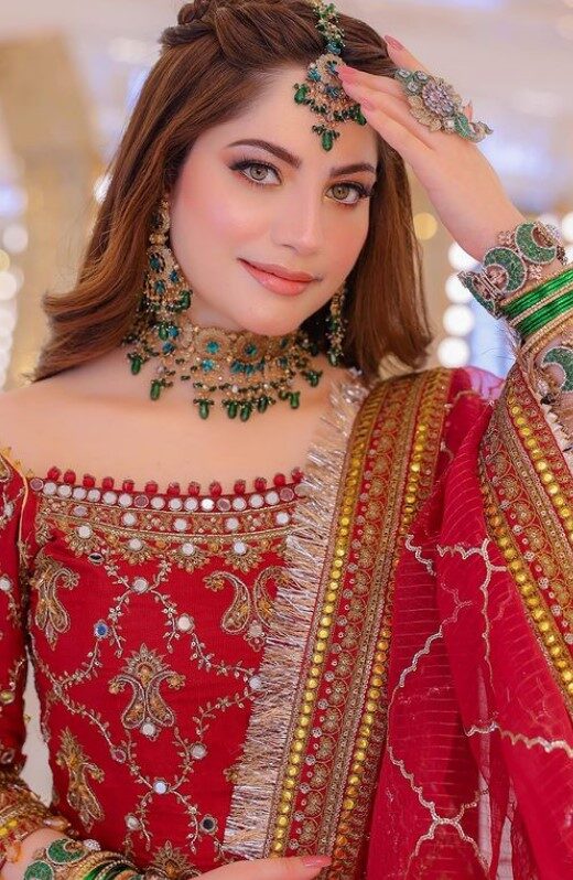 Neelum Munir talks about 'fewer projects' in latest interview | Baaghi TV