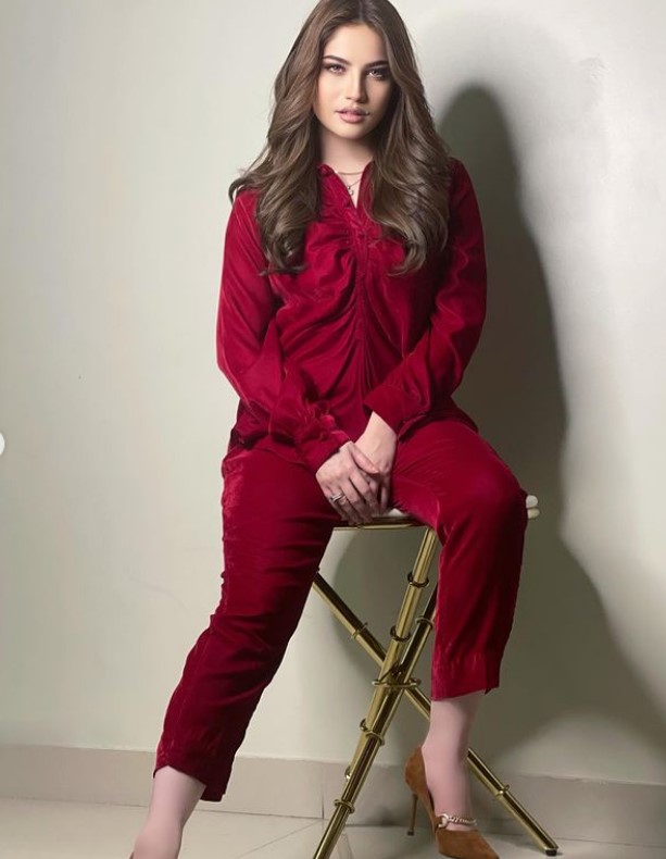 Neelum Munir talks about 'fewer projects' in latest interview | Baaghi TV