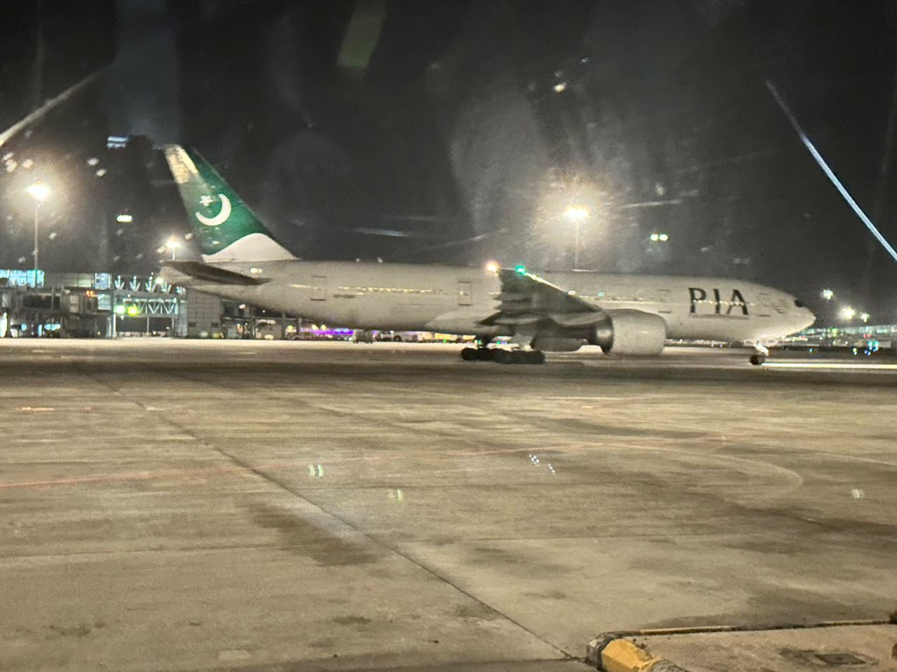 PIA aircraft grounded in Malaysia, leaves for Islamabad