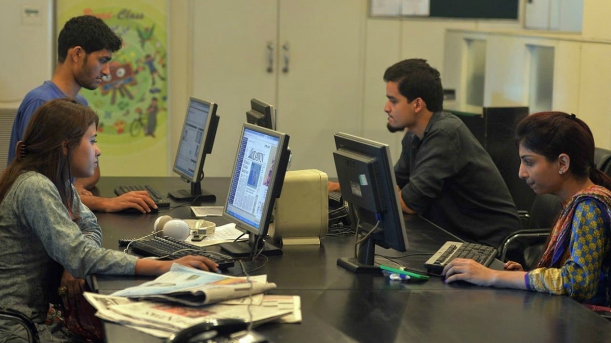 Why are Pakistani women not eager to work in male-centric workplaces?