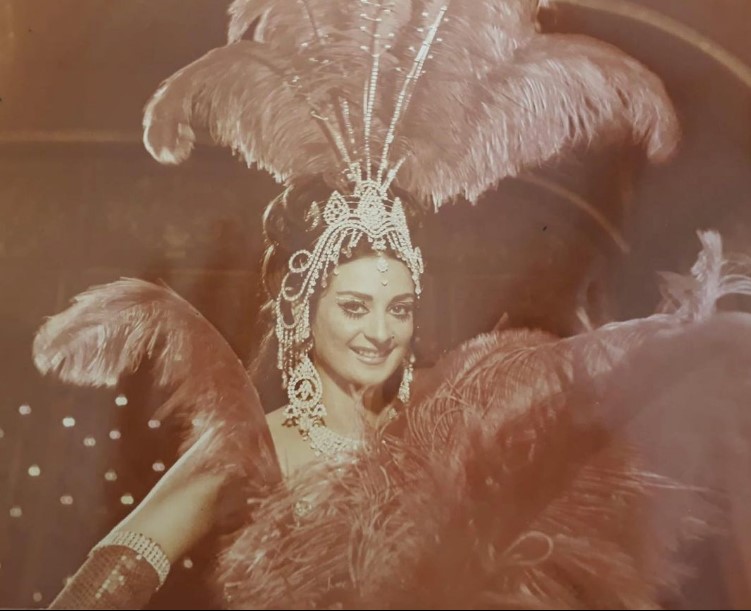 Saira Banu makes Instagram debut, shares old pictures with Dilip Kumar | Baaghi TV