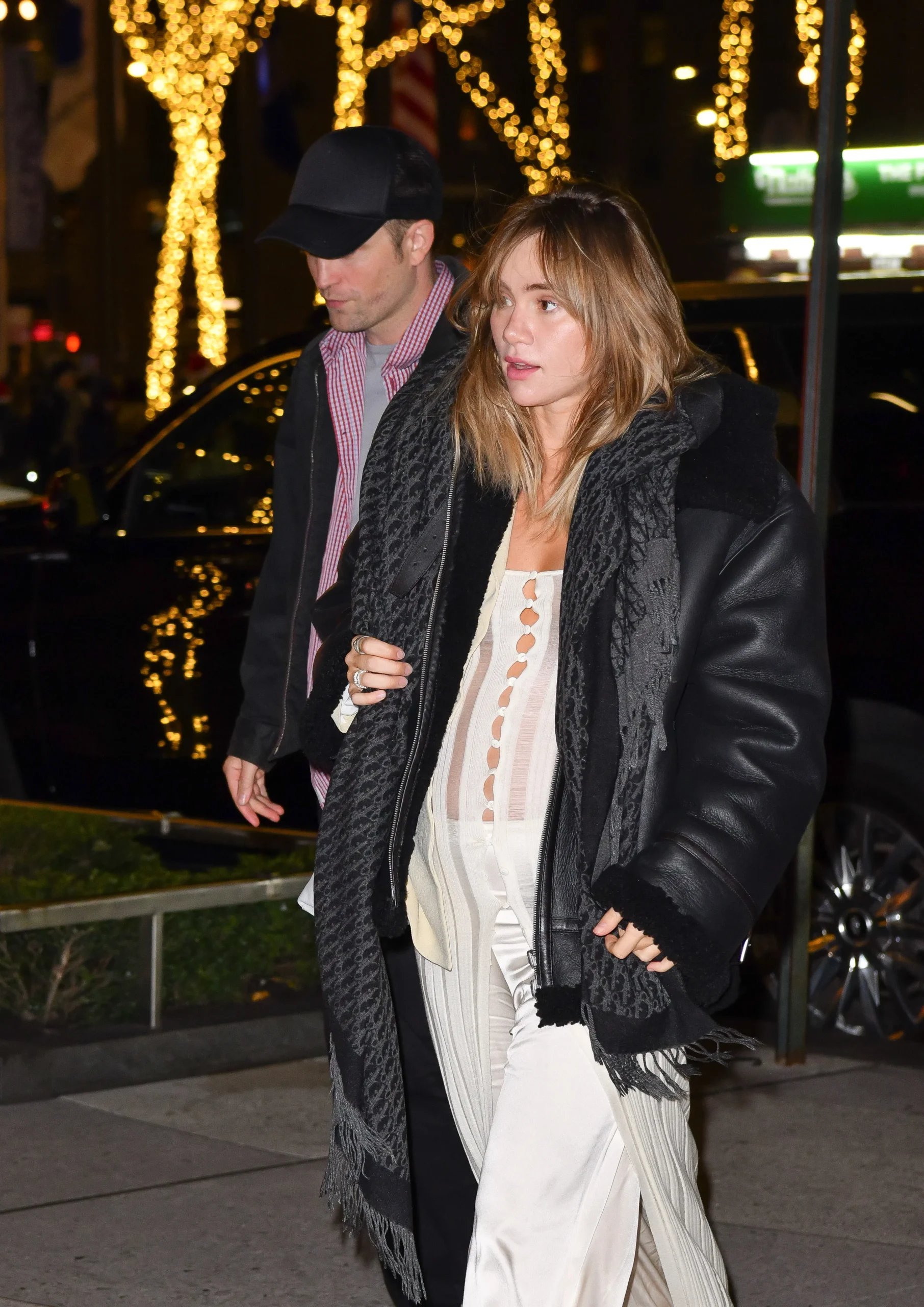 Robert Pattinson, Suki Waterhouse are Engaged & Expecting | Baaghi TV