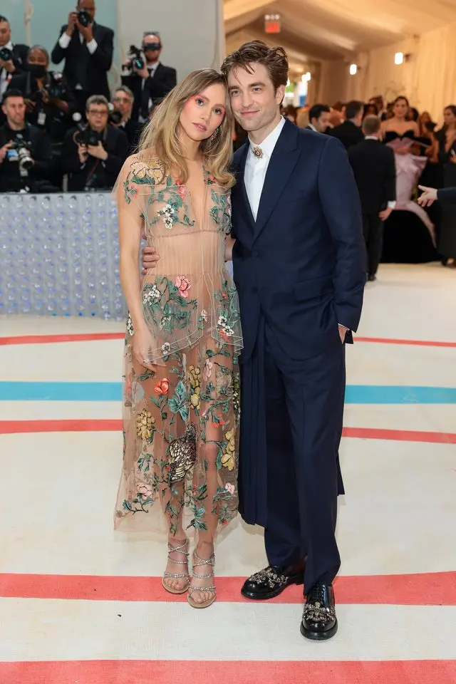 Robert Pattinson, Suki Waterhouse are Engaged & Expecting | Baaghi TV