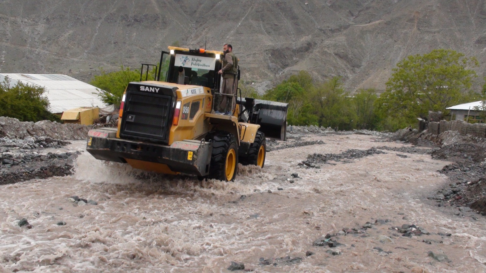 Pak-Afghan Border Area Arndo Road Blocked Once Again due to Flood Day after it opened for Traffic | Baaghi TV