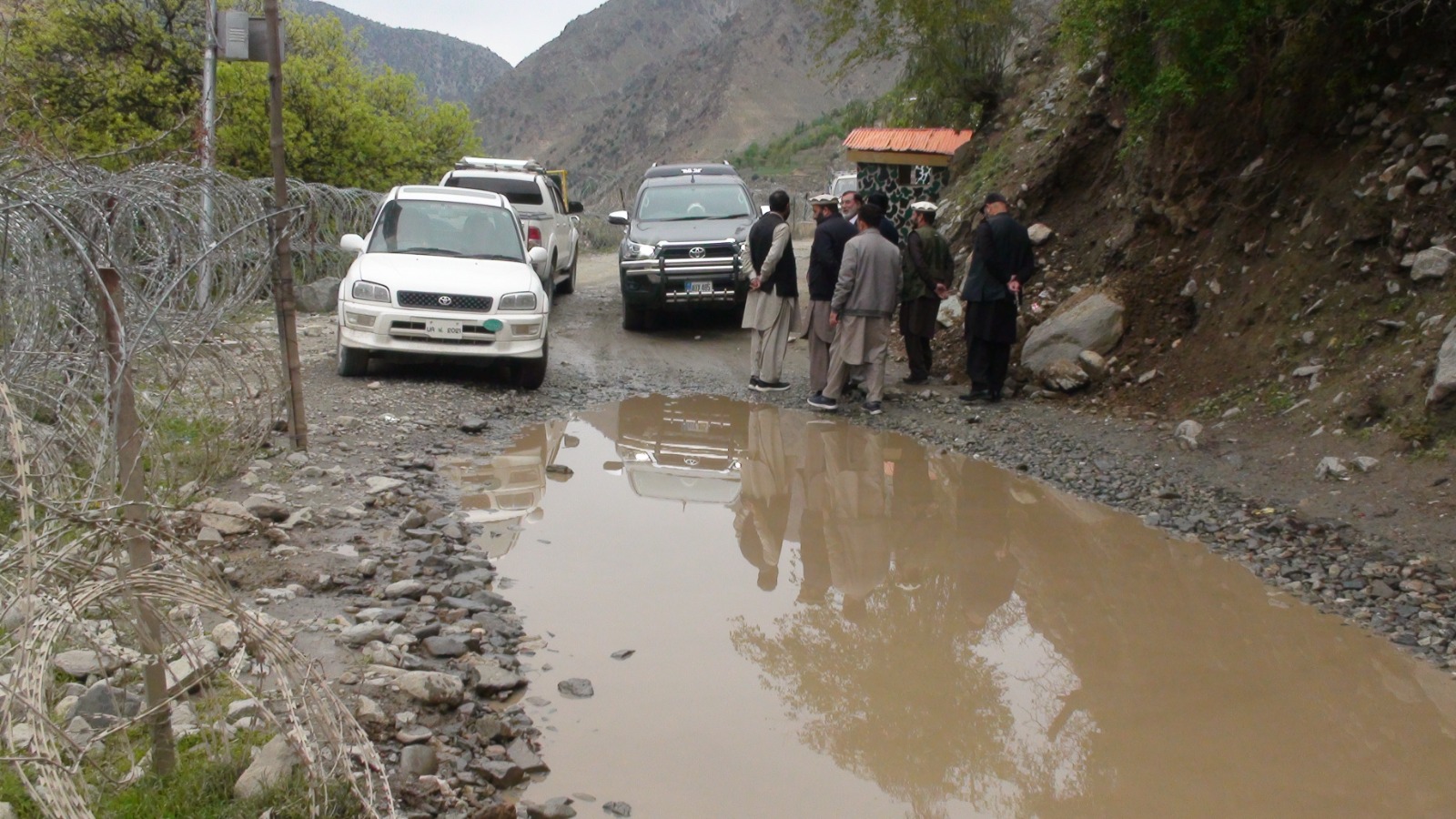Pak-Afghan Border Area Arndo Road Blocked Once Again due to Flood Day after it opened for Traffic | Baaghi TV