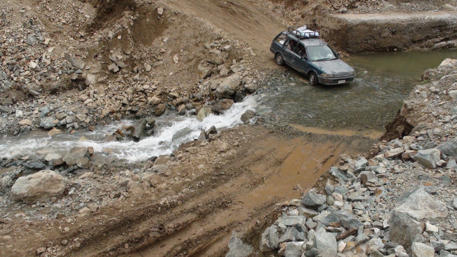 Pak-Afghan Border Area Arndo Road Blocked Once Again due to Flood Day after it opened for Traffic | Baaghi TV