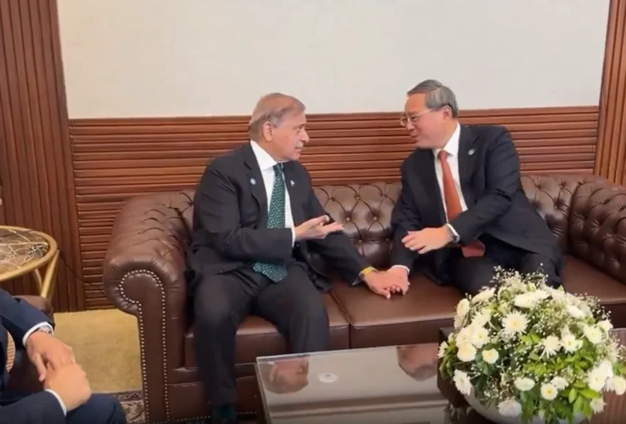 Heads of State talk informally at the SCO Summit