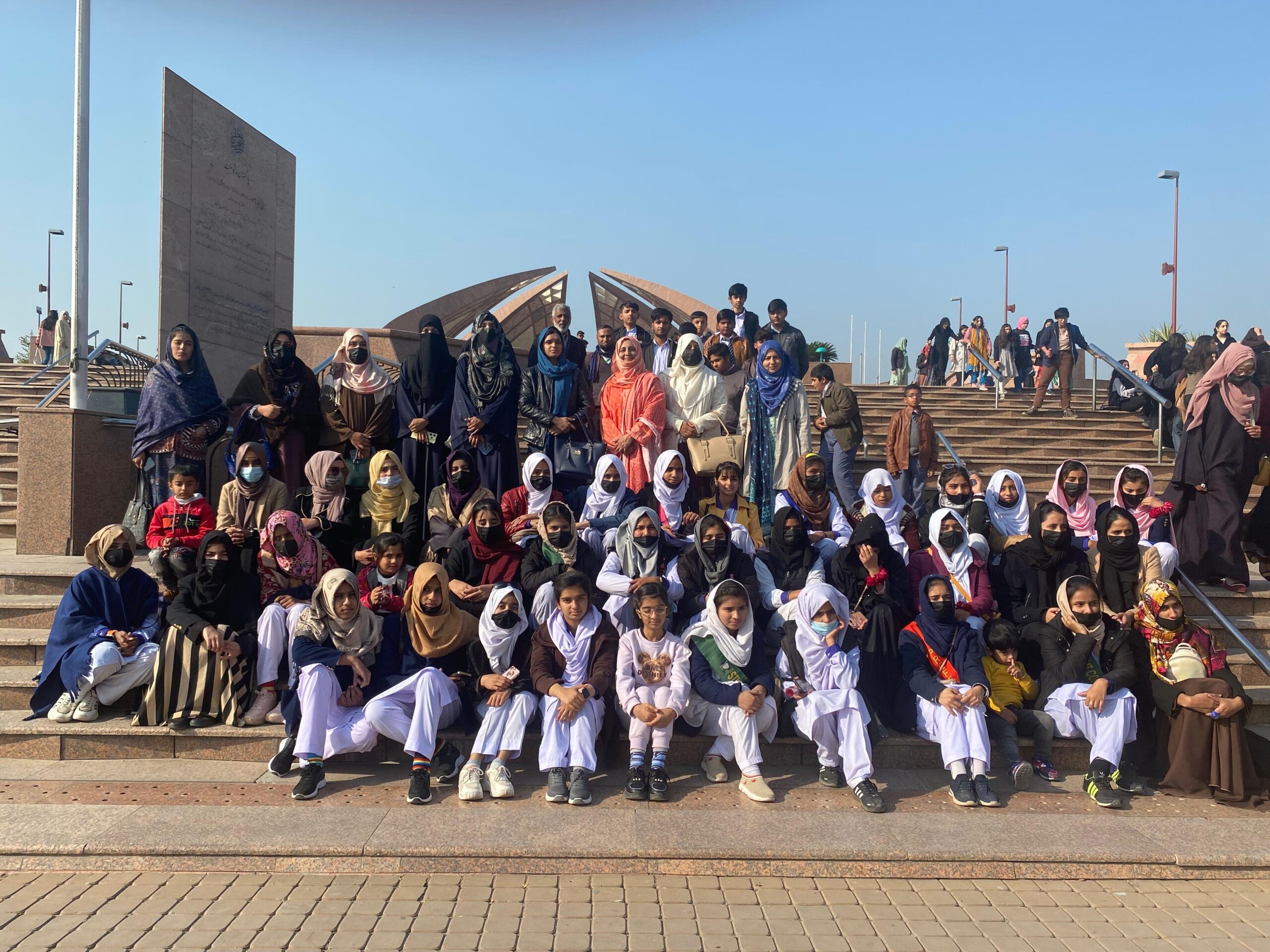 Educational Excursion: Students and Teachers Visit Lok Virsa Museum and Pakistan Monument