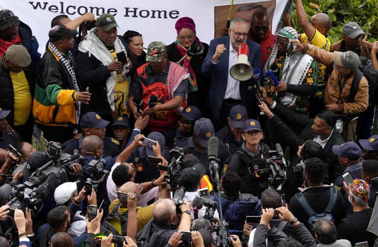 South African Ambassador expelled from US receives grand welcome upon arrival in the country | Baaghi TV 