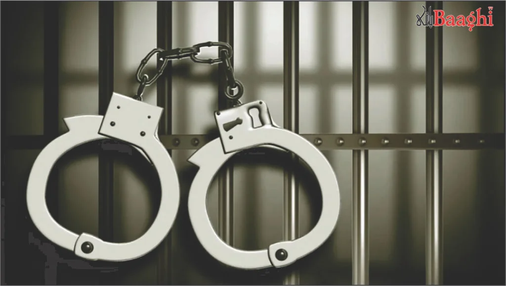 Female officer arrested for insulting messages against state institutions