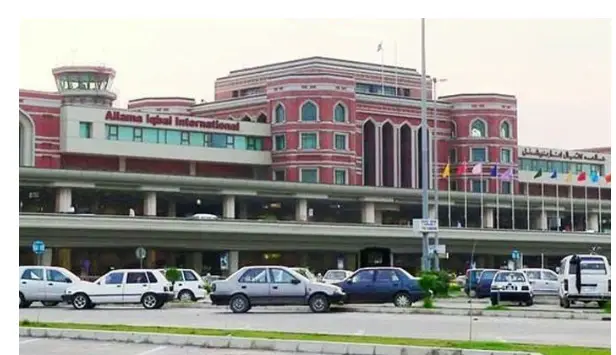Pakistan closes airspace, cancels all flights