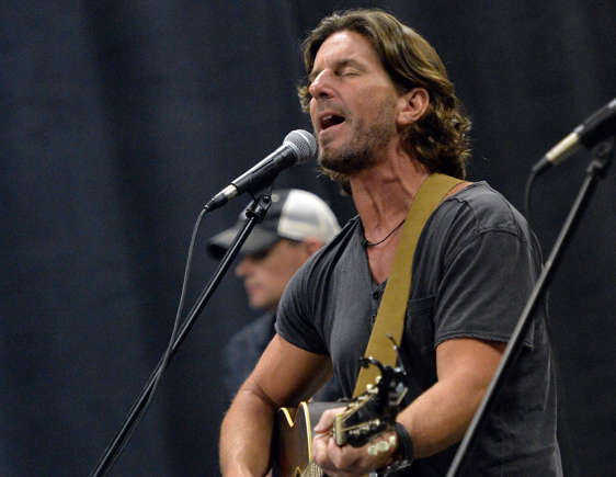 Grammy-Winning Songwriter Brett James Dies in North Carolina Plane Crash | Baaghi TV