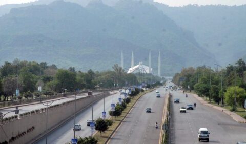 Pakistan | Major Road Closures, Diversions as TLP Protest March Advances Toward Islamabad