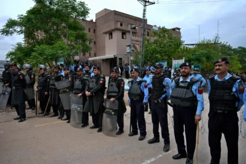 Traffic Diversions, Internet Shutdown Paralyze Twin Cities Amid Security Lockdown