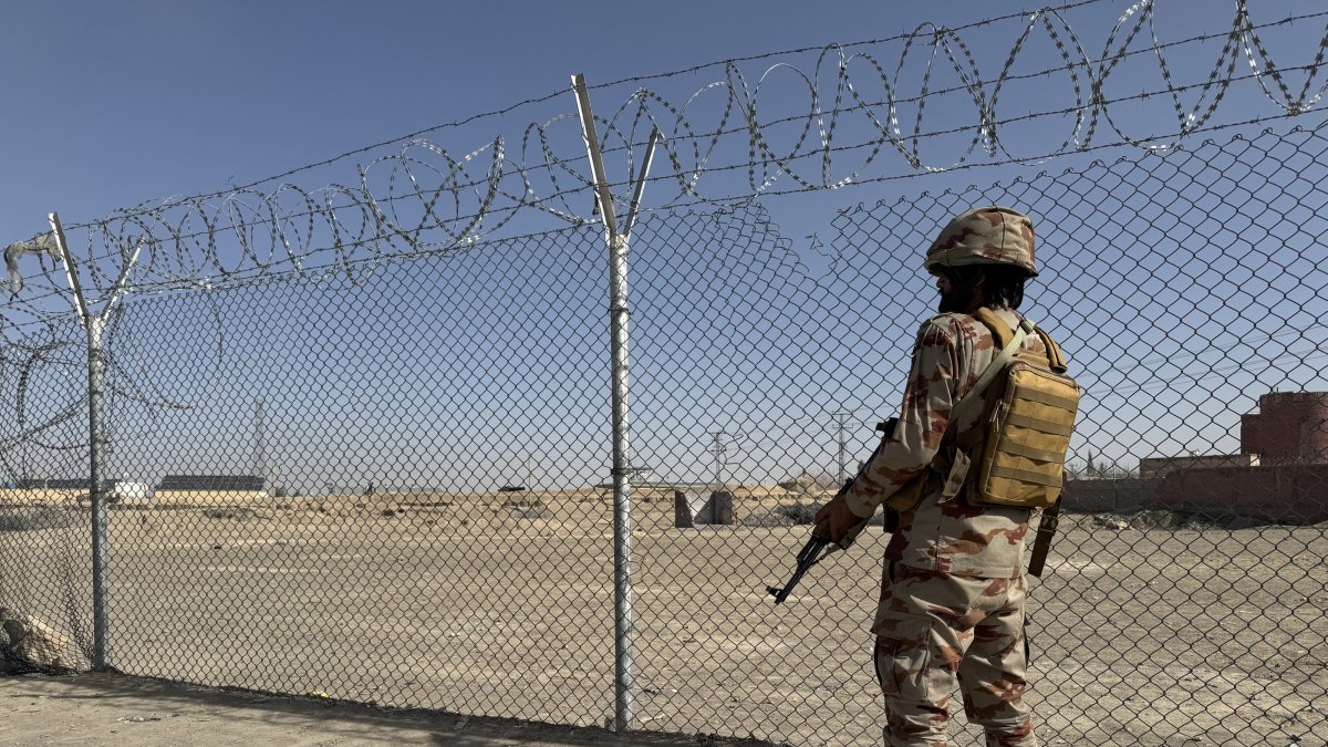 Pakistan–Afghanistan Tensions Escalate After Cross-Border Strikes | Baaghi TV