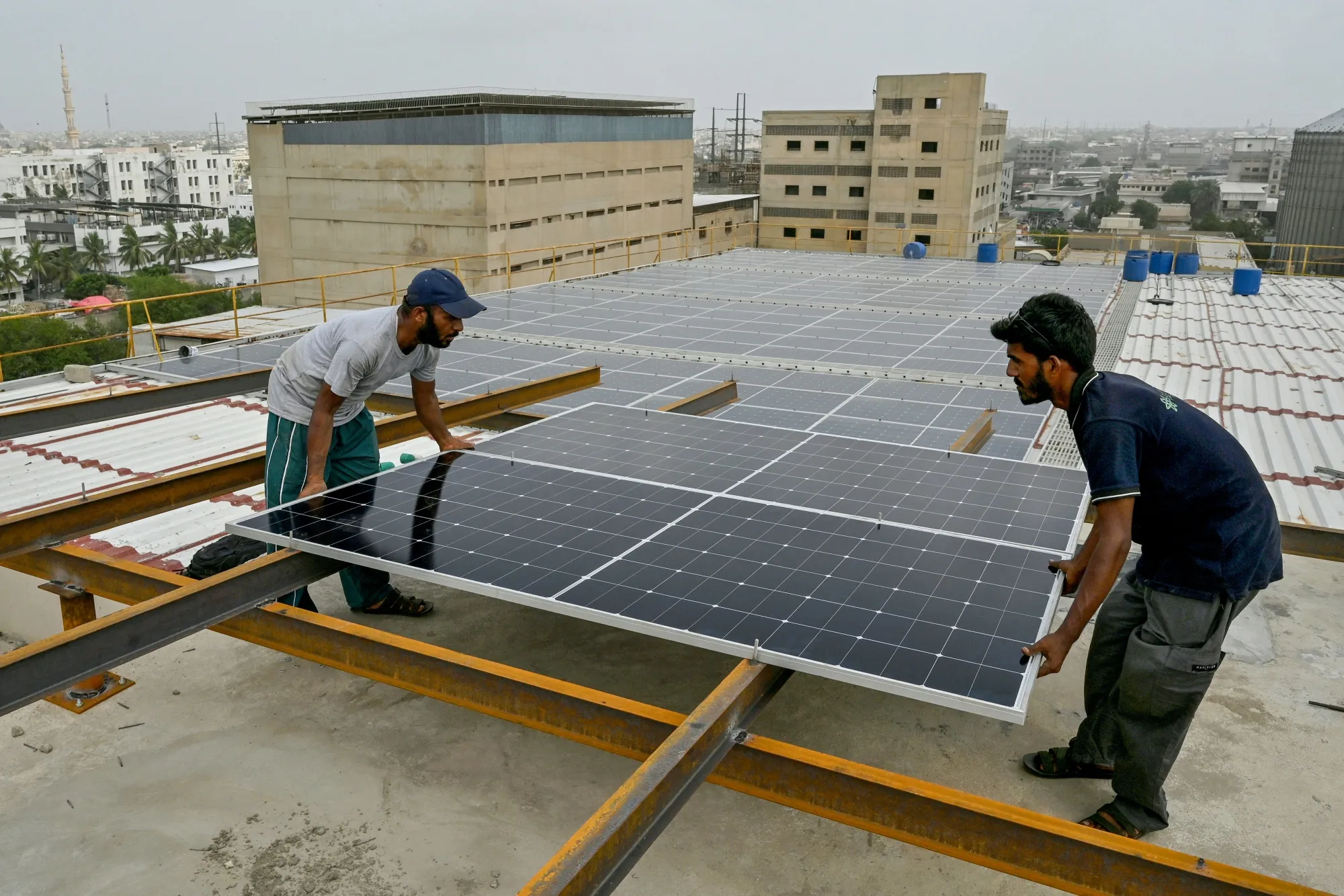 Solar Expansion Helps Pakistan Cushion Gulf Energy Shock | Baaghi TV