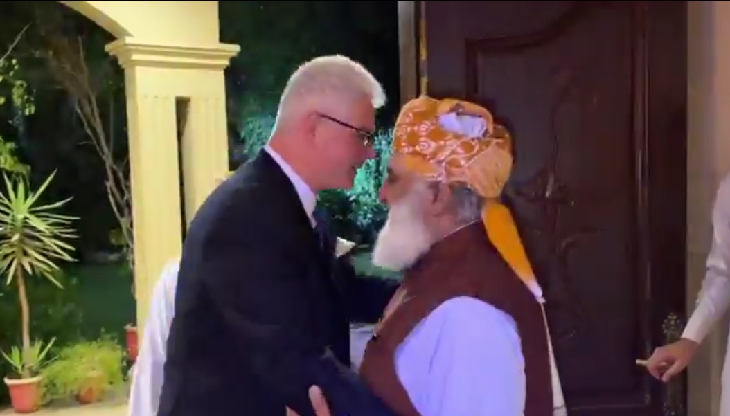 U.S. Diplomat Meets Maulana Fazlur Rehman in Islamabad | Baaghi TV