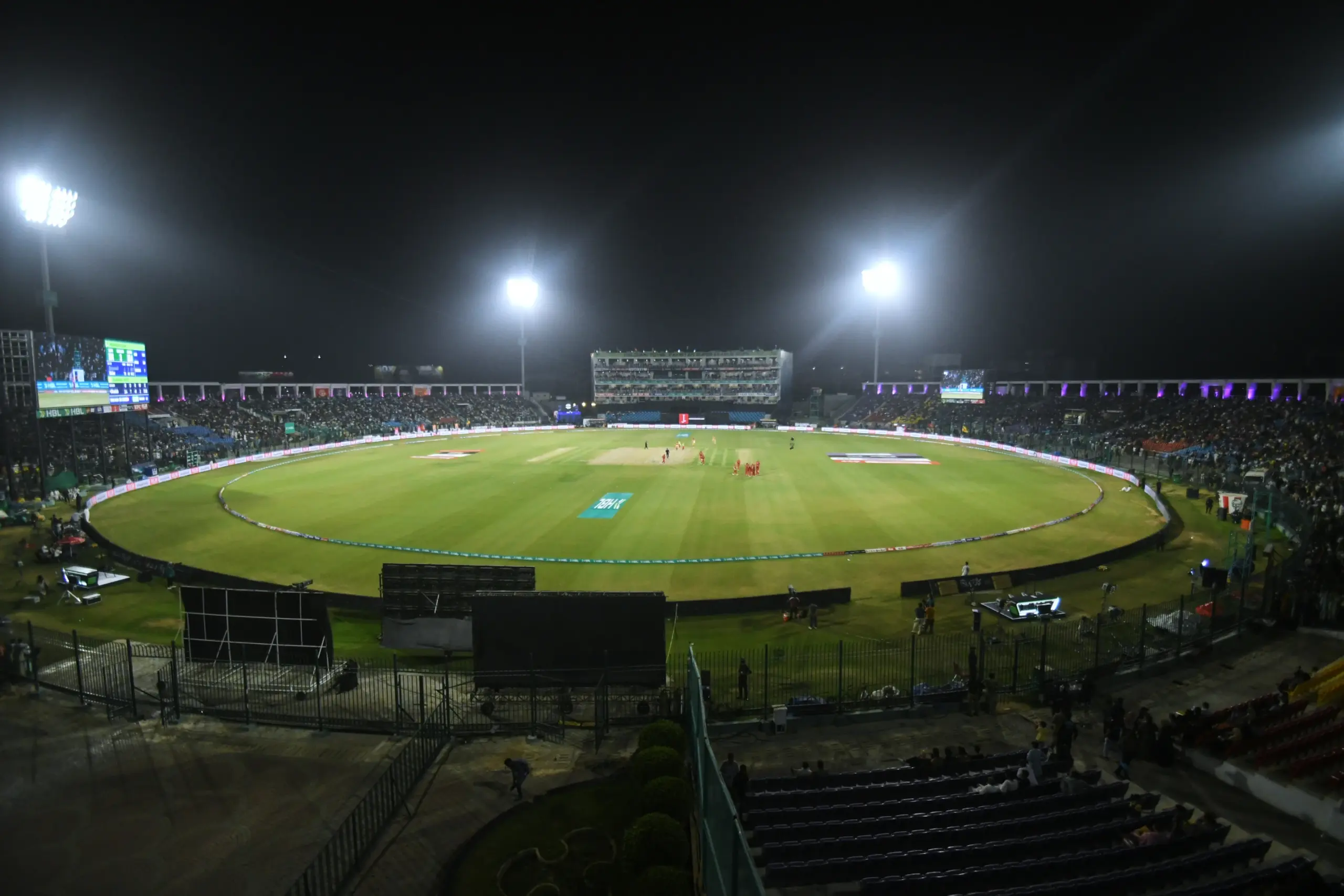 Fans Return as PSL Qualifier Revives Cricket Atmosphere in Karachi | Baaghi TV