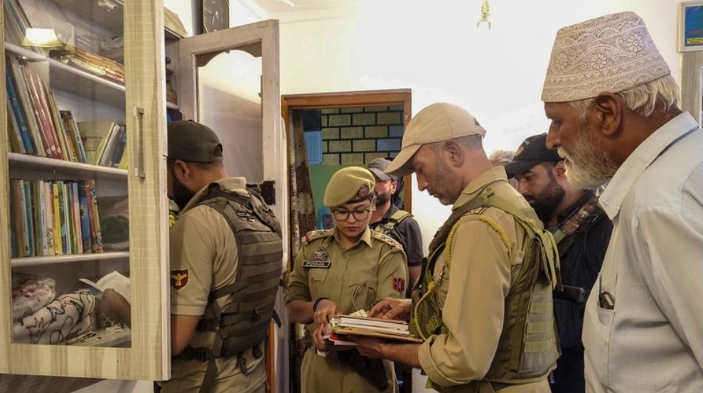 IIOJ&K Police Searches Over 20 Locations In Sopore In Jamaat-E-Islami UAPA Probe