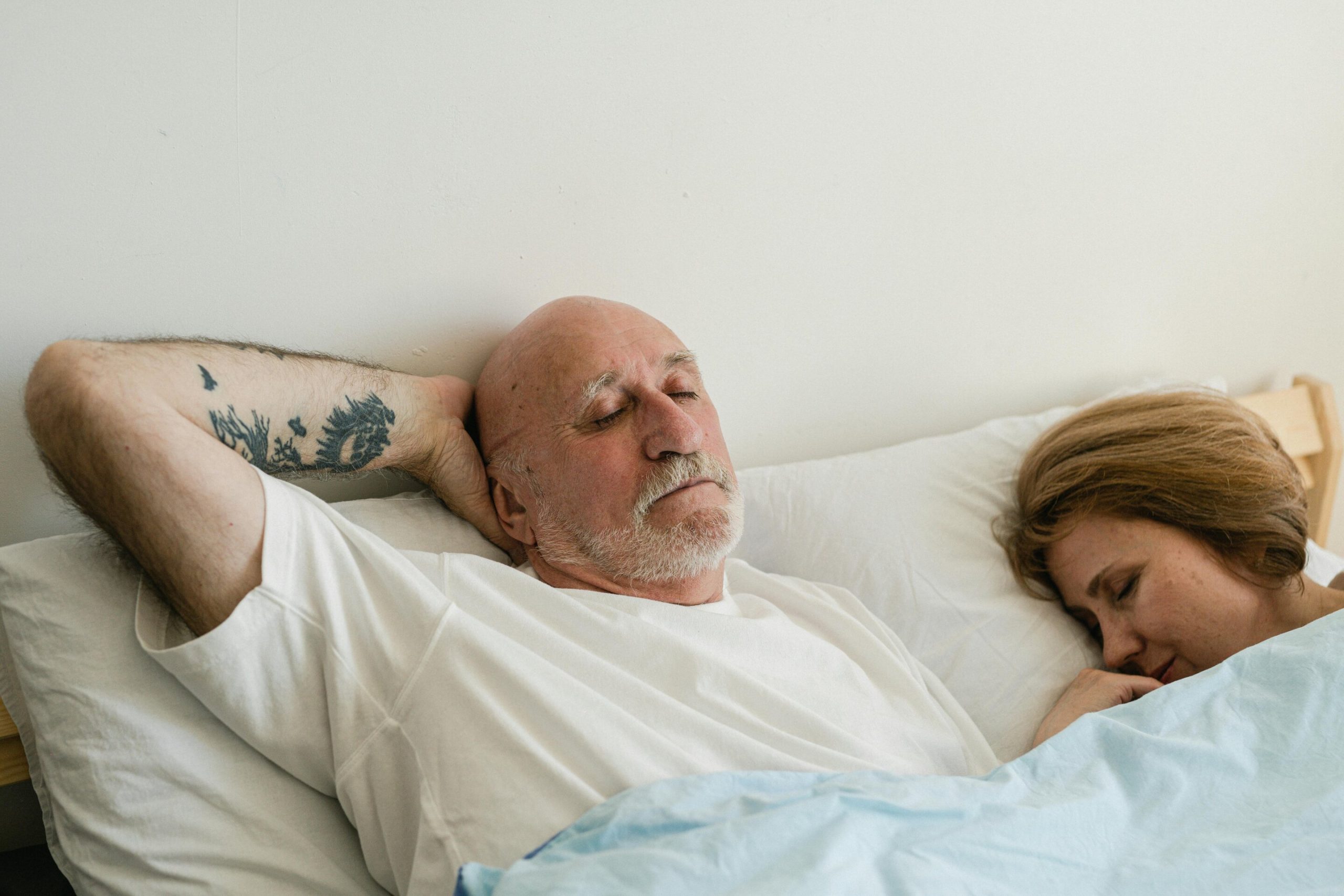 Too Little or Too Much Sleep Linked to Faster Ageing